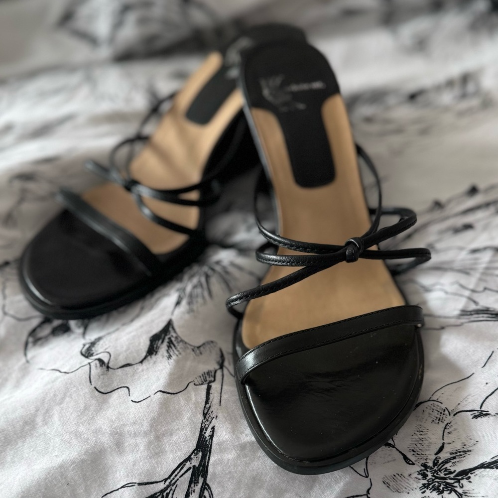 Womens BEAUTIFUL heeled sandals